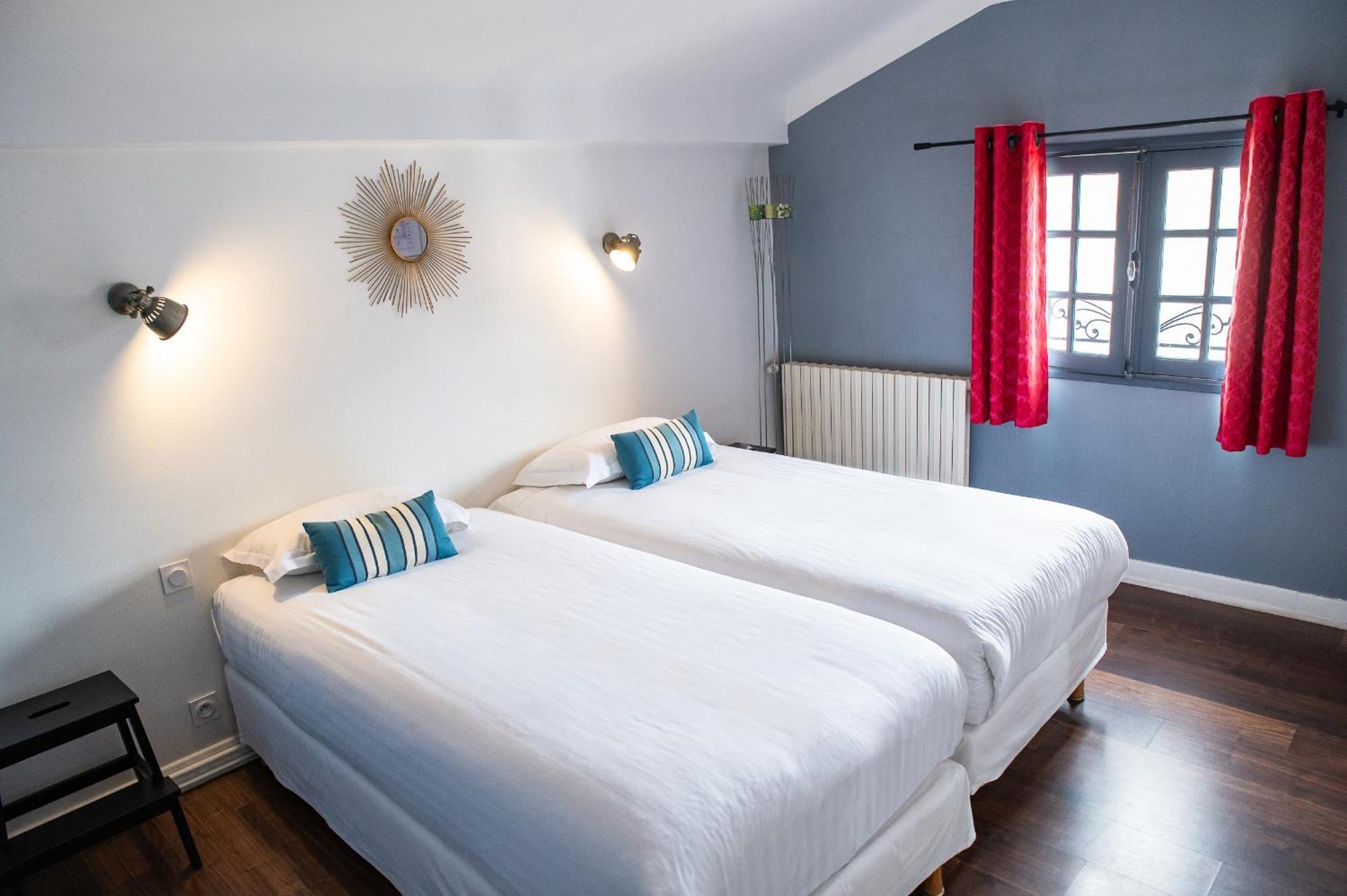 Le Port Neuf Hotel